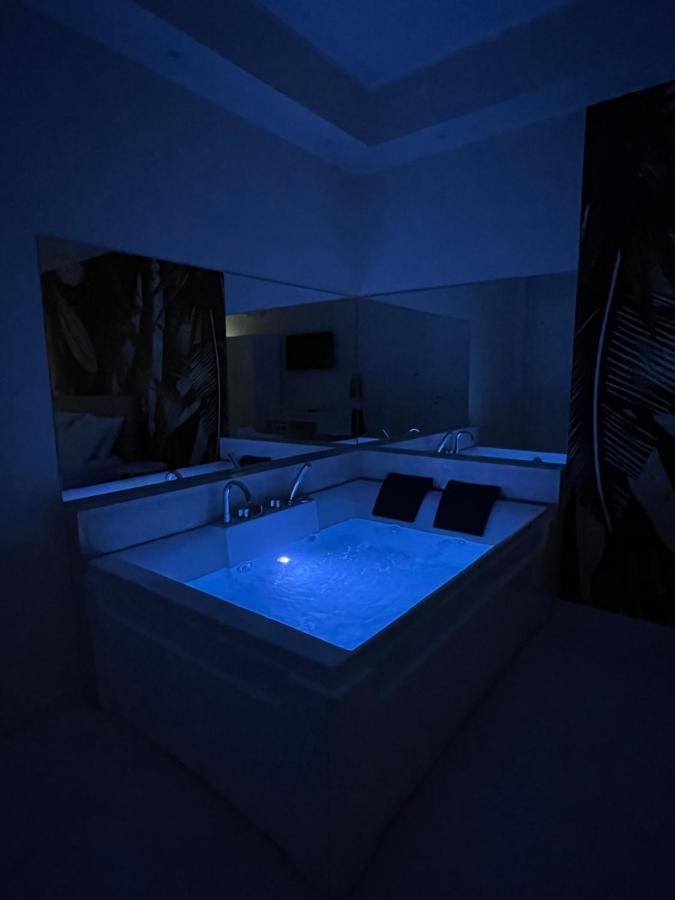 Suite 55 In Centro Trani Bagian luar foto